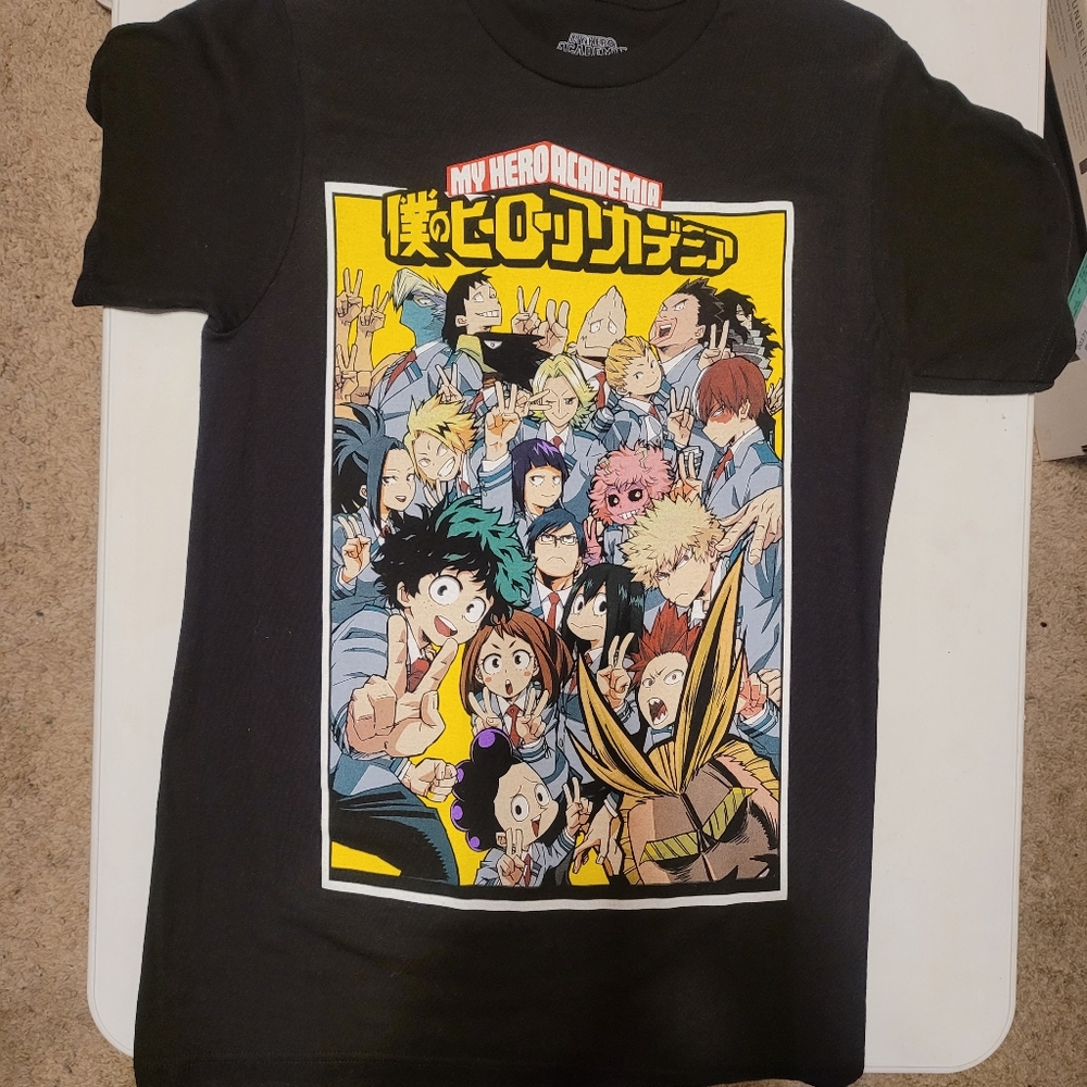 My hero Academia group photo shirt size small